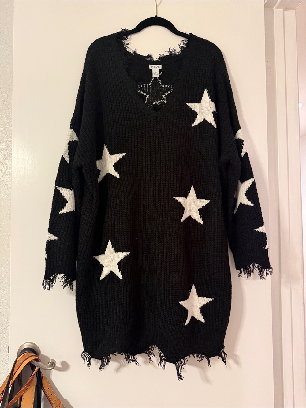 Rue21 BNWOT Black Star-Print Distressed V-Neck Sweater XL Dress